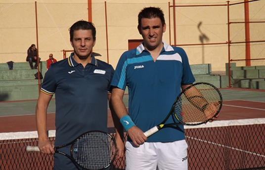 Carlos Manchón y Beatríz Saez campeones de la XII Liga de Tenis Café Barco
