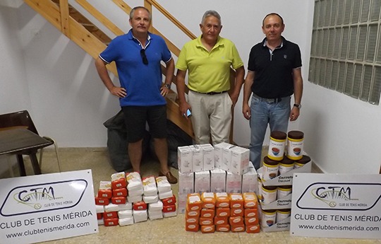 Donación de lotes de alimentos a Cáritas Mérida