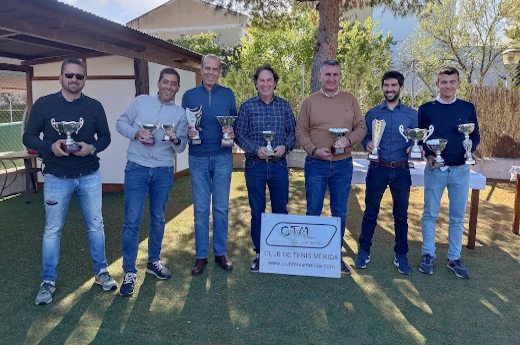 Entrega de trofeos ligas XXVI y XXVII y XIII Torneo de invierno