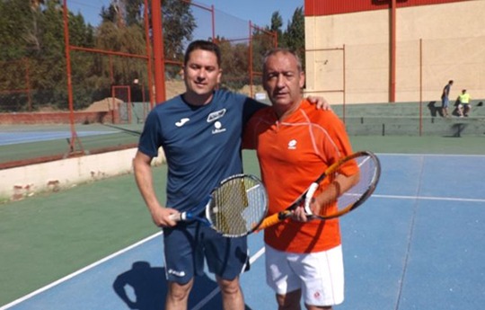 Emilio Leal campeón de la XIX Liga de tenis Café Barco