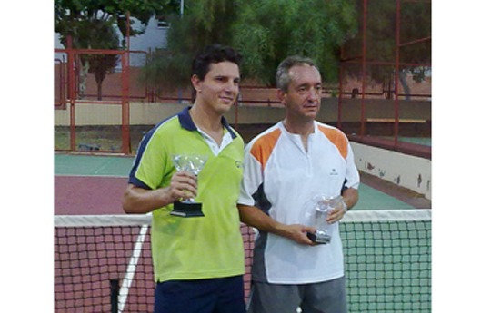 Carlos Manchón campeón del II Torneo de Verano del Club de Tenis de Mérida